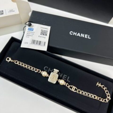 新款☑️CHANEL香奈儿choker5字香水瓶手链