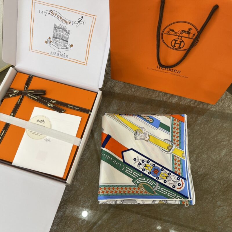 Hermes爱马仕『马镫竞赛』100%真丝方巾
