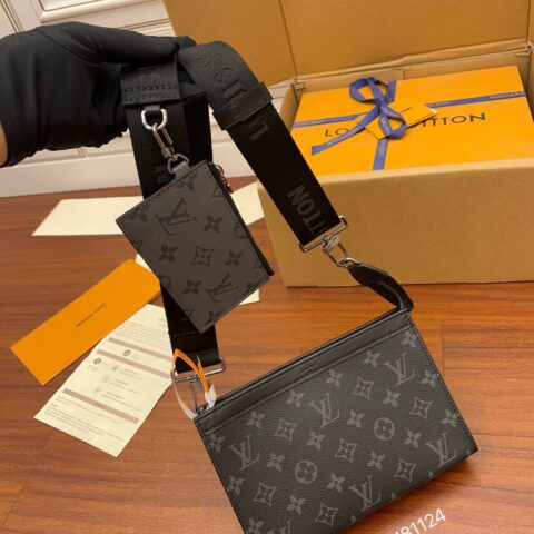 LV M81124 GASTON WEARABLE WALLET 三合一斜挎包