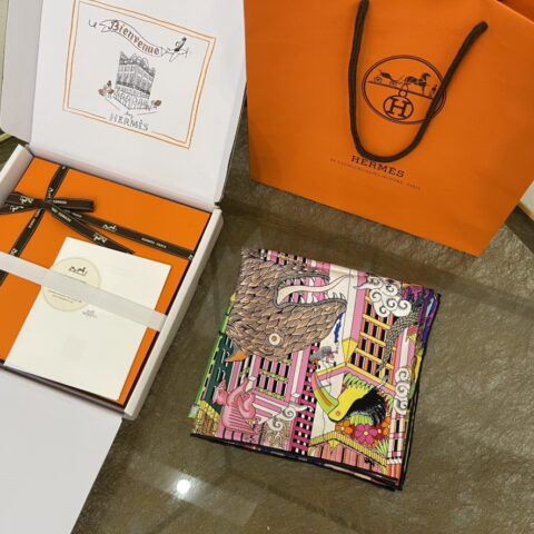 Hermes爱马仕『动物之城』100%真丝围巾