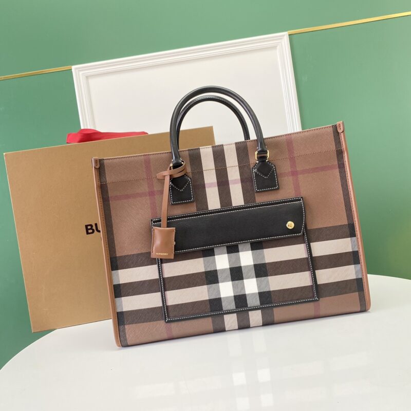 Burberry巴宝莉最新桦木棕格纹托特包