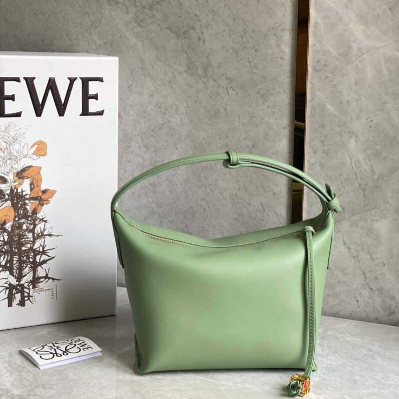 LOEWE罗意威 520情人节限定款 cubi全皮饭盒包 0559牛油果绿