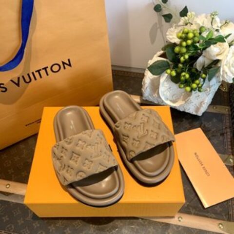 LV/路易威登   1v驴牌|𝟐𝟎𝟐𝟐春夏浮雕厚底 魔术贴拖鞋