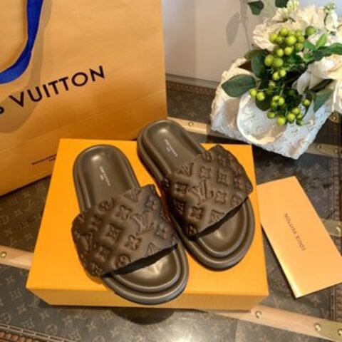 LV/路易威登   1v驴牌|𝟐𝟎𝟐𝟐春夏浮雕厚底 魔术贴拖鞋