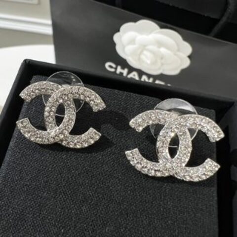 新款☑️CHANEL香奈儿双c 满钻耳钉耳环