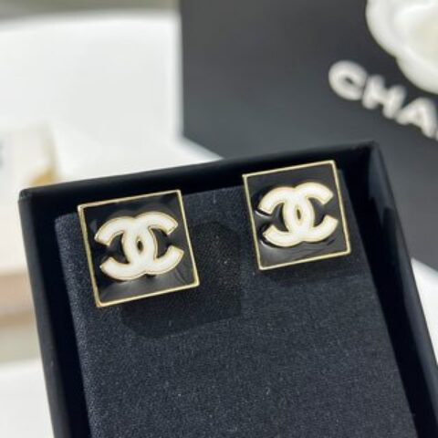 新款☑️CHANEL香奈儿双c 方形耳钉耳环