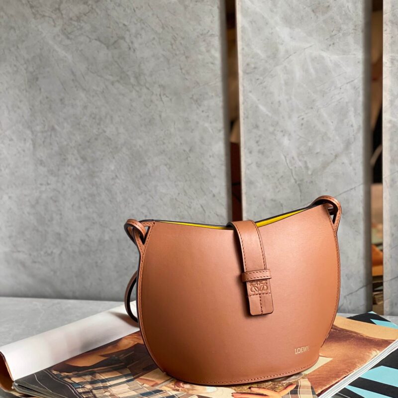 LOEWE罗意威 Moulded Bucket Bag 0677棕色