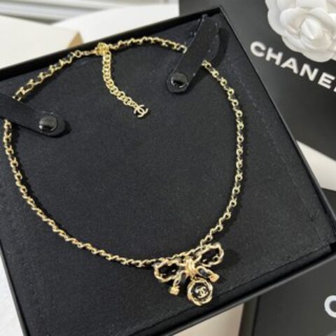 新款☑️CHANEL香奈儿双c 黑皮绳蝴蝶结项链