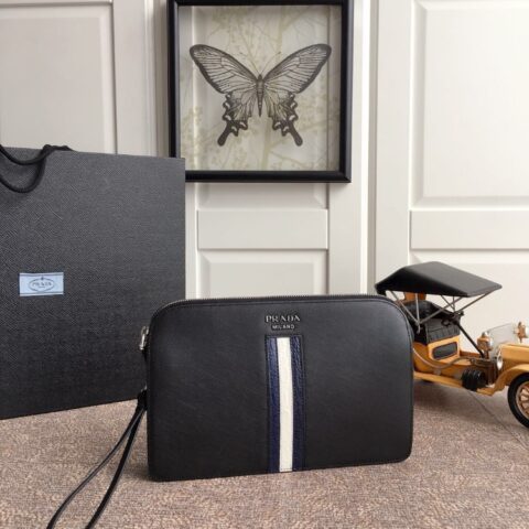 PRADA普拉达进口十字纹牛皮男士手包2NG056G