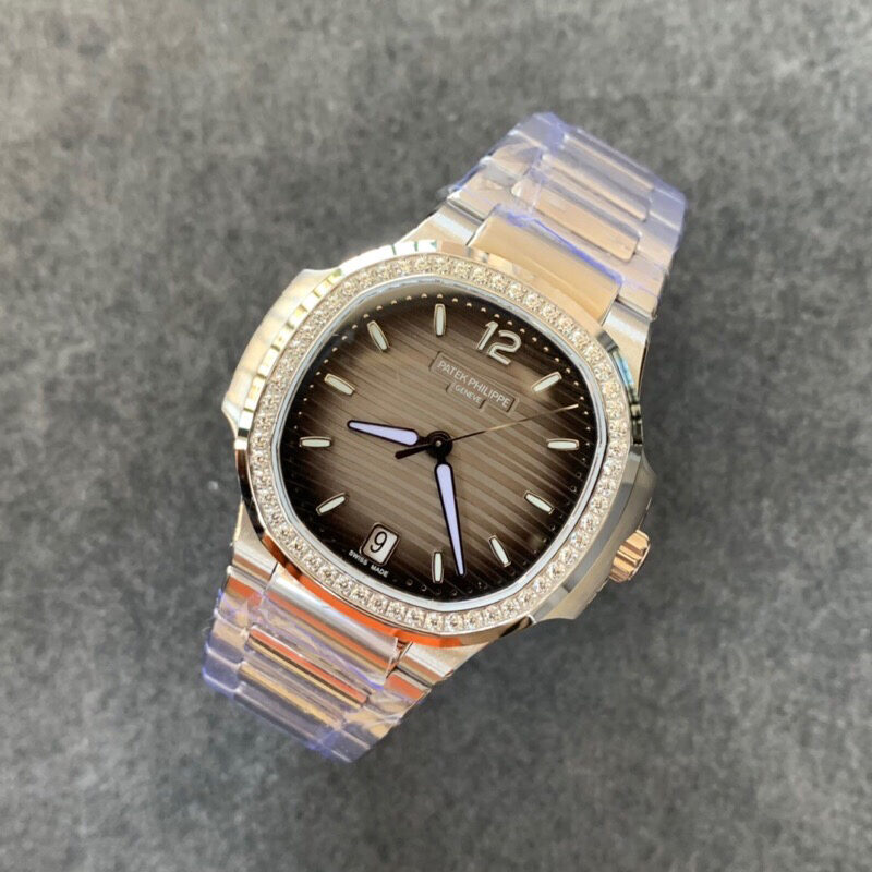 百达翡丽运动优雅系列鹦鹉螺女款7118型号1.全新订制版Cal.324SC一体自动上链机芯