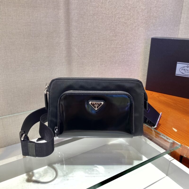 PRADA普拉达Re-Nylon再生尼龙材质邮差包2VH130