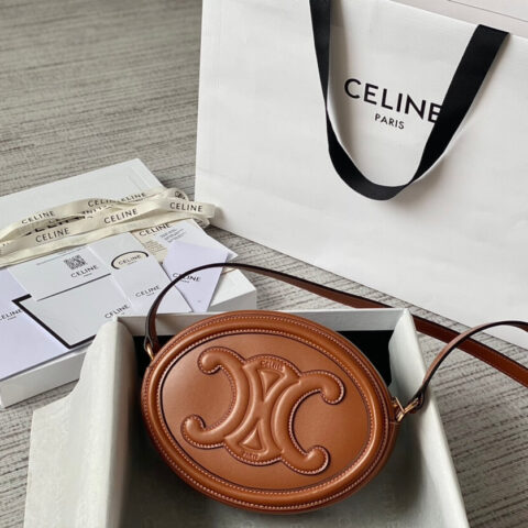 CELINE 光滑牛皮革斜挎椭圆形猪鼻子包 198603焦糖色