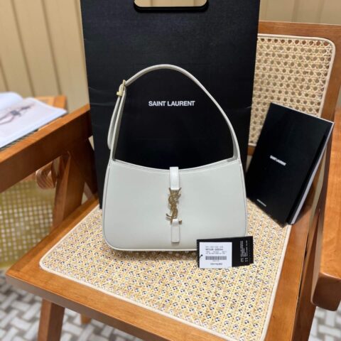 Saint laurent Ysl LE 5 À 7 平纹腋下包 657228白色