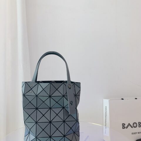 ISSEYMIYAKE三宅一生LUCENT BOXY 系列手提袋BB21-AG852