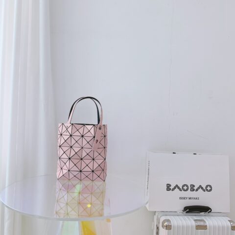 ISSEYMIYAKE三宅一生LUCENT BOXY 系列手提袋BB21-AG852