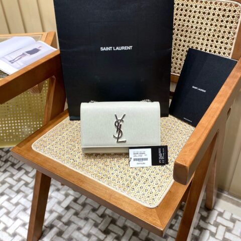 Saint laurent Ysl 𝙆𝙖𝙩𝙚 20𝙘𝙢 链条包 469390白色球纹银扣