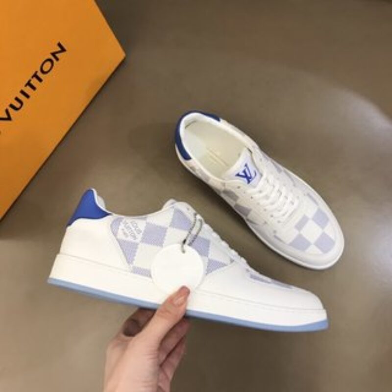 LV/路易威登   用棋盘格印花头层牛皮制作男士经典休闲运动鞋