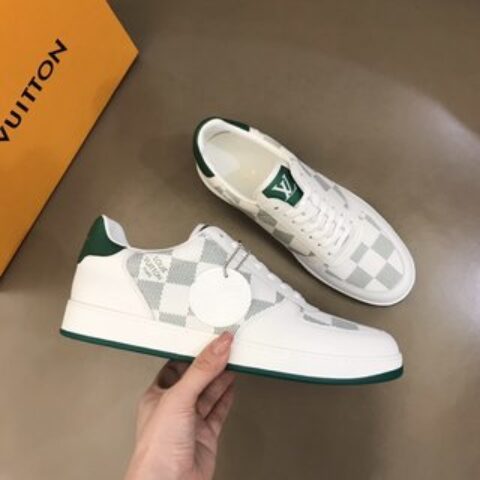 LV/路易威登   用棋盘格印花头层牛皮制作男士经典休闲运动鞋