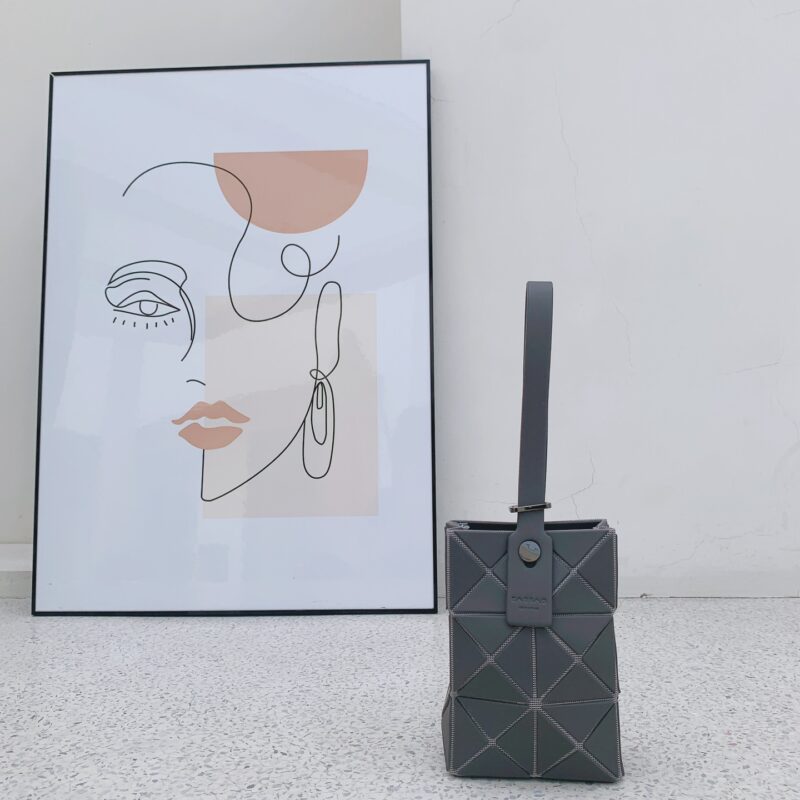 三宅一生Issey Miyake手机包AG607