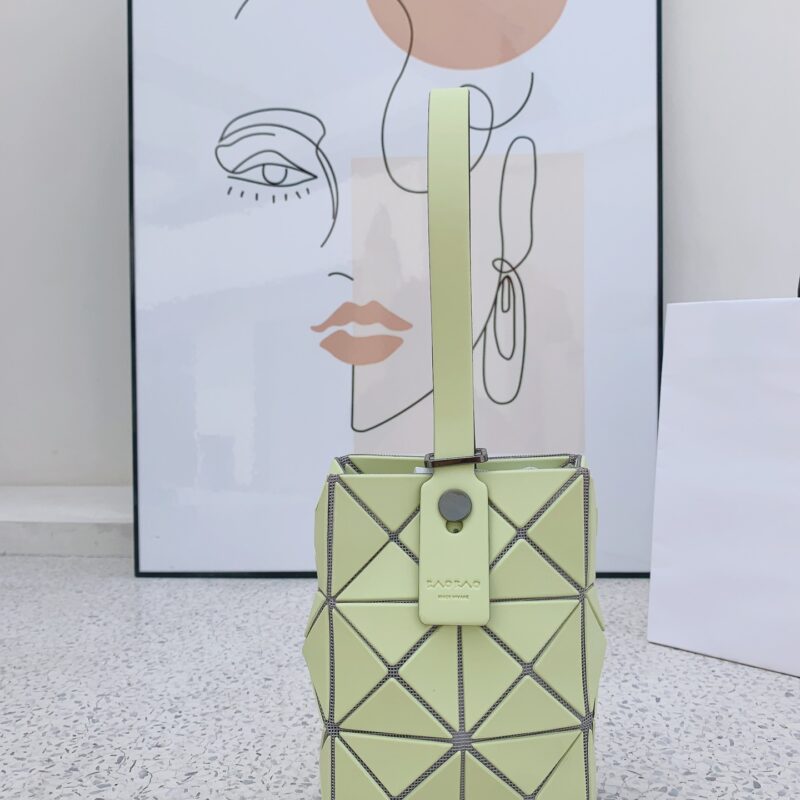 三宅一生Issey Miyake手机包AG607