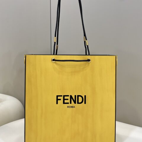 FENDI芬迪黄色皮革材质Pack系列小号手提袋8356L