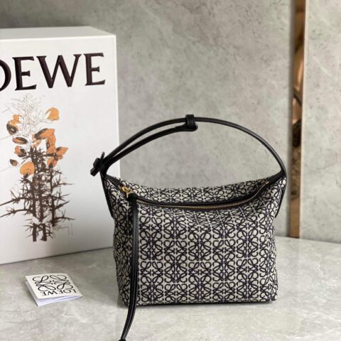 Loewe罗意威 Cubi绣花便当包腋下包 0559小号黑色