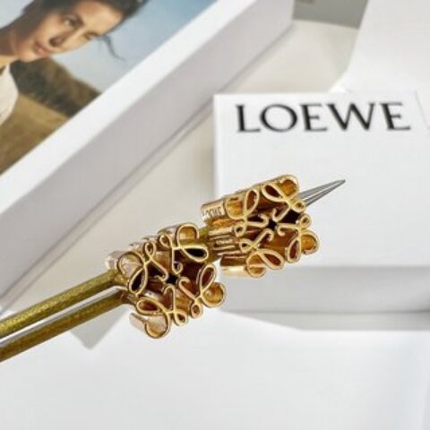 LOEWE罗意威月饼耳钉耳环