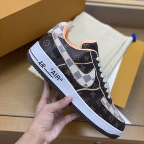 LV/路易威登  经典的Monogram和Damier元素拼接新款联名运动球鞋