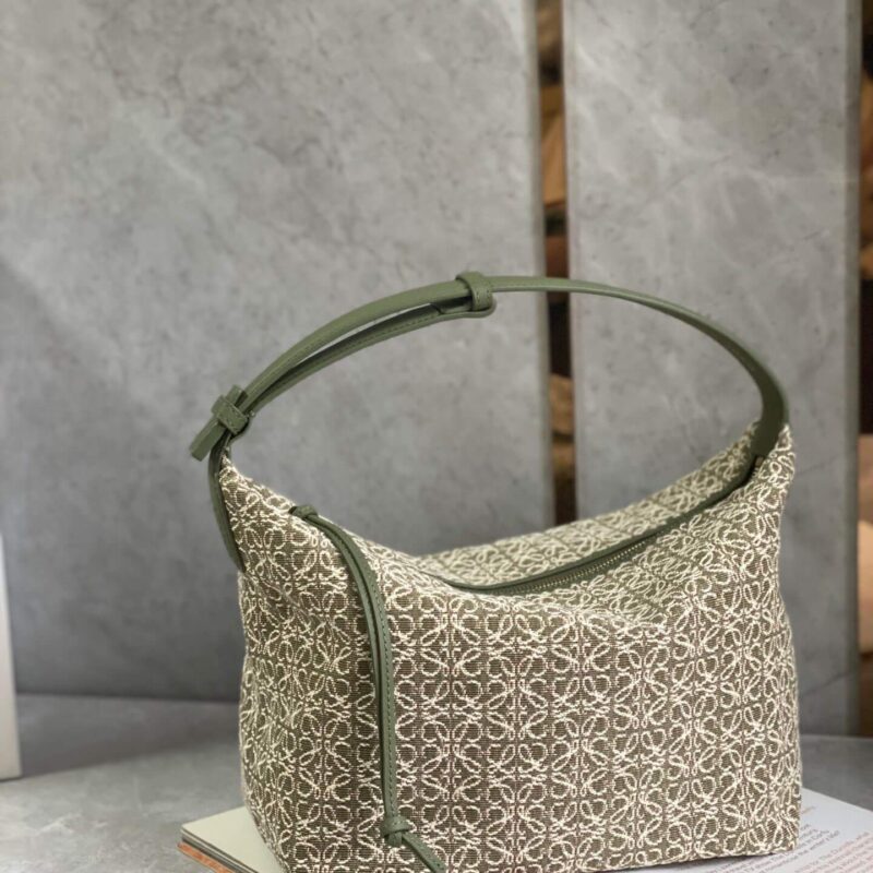 Loewe罗意威 Cubi绣花便当包腋下包 0558大号绿色