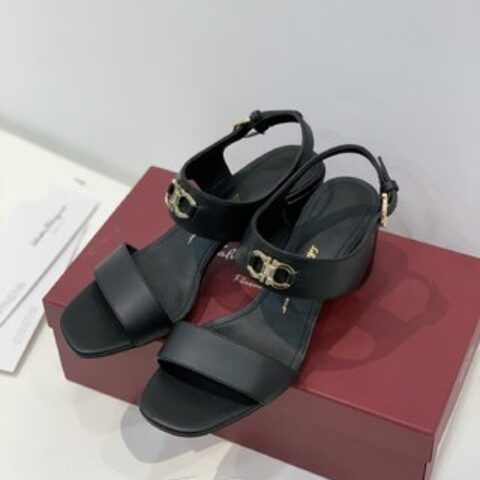 Ferragamo  菲拉格慕 新款蝴蝶结一字带粗跟凉鞋