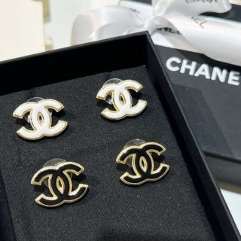 新款☑️CHANEL香奈儿双c 珐琅滴油黑白耳钉耳环