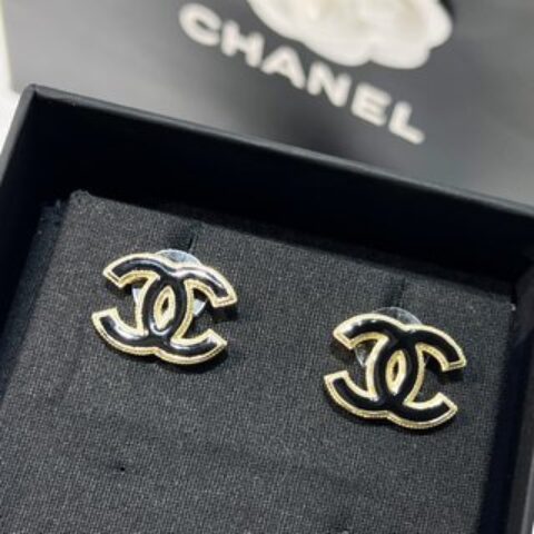 新款☑️CHANEL香奈儿双c 珐琅滴油黑白耳钉耳环