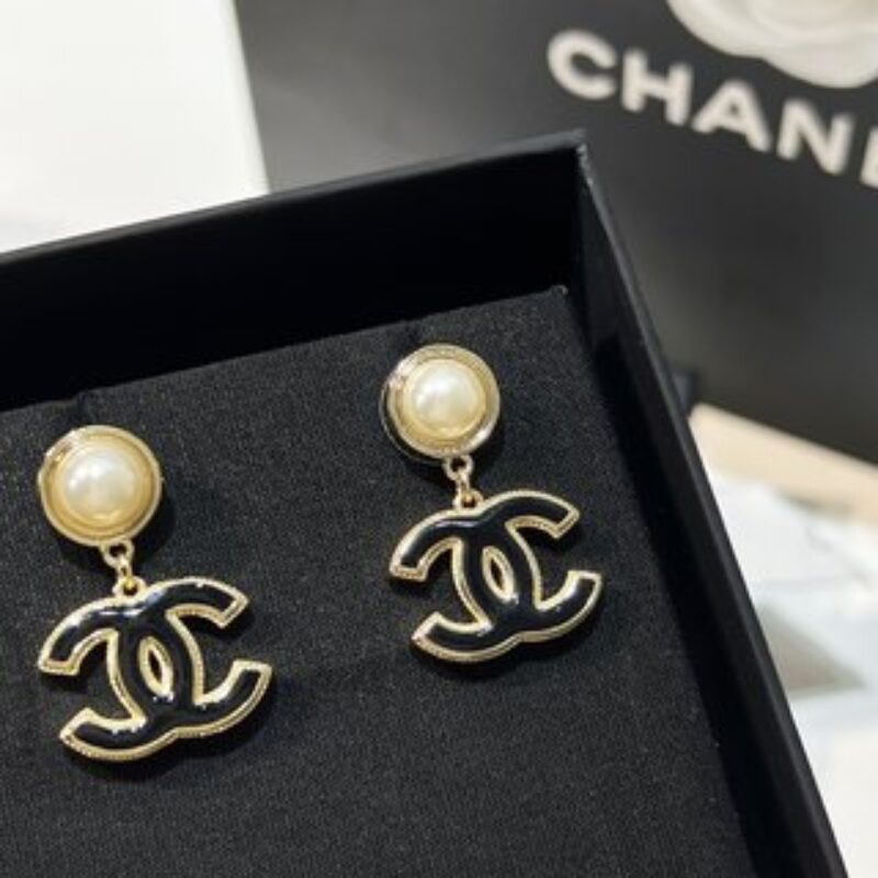 新款☑️CHANEL香奈儿双c 珍珠珐琅滴油耳钉耳环