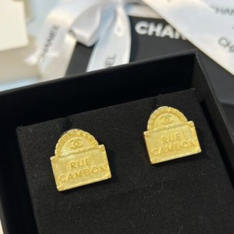 新款☑️CHANEL香奈儿双c金色包包👜耳钉耳环