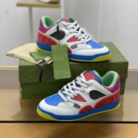 Gucci古驰   采用PVC+透气网情侣款球鞋