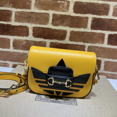 GUCCI古驰adidas x Gucci Horsebit 1955系列迷你手袋658574