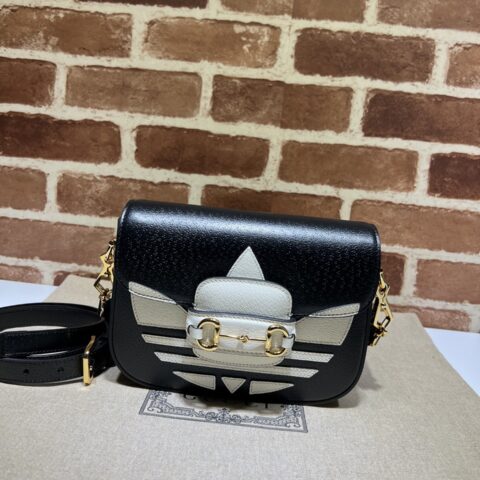 GUCCI古驰adidas x Gucci Horsebit 1955系列迷你手袋658574