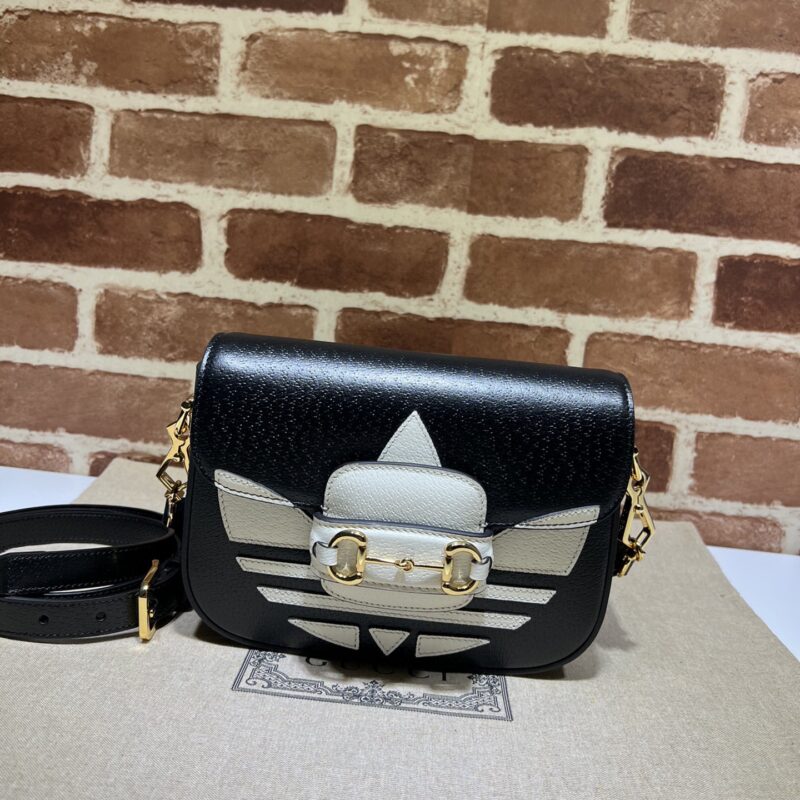 GUCCI古驰adidas x Gucci Horsebit 1955系列迷你手袋658574