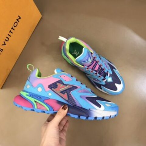 LV/路易威登   2022混合网格织物和牛皮革制成的麂皮Runner Tatic 运动鞋