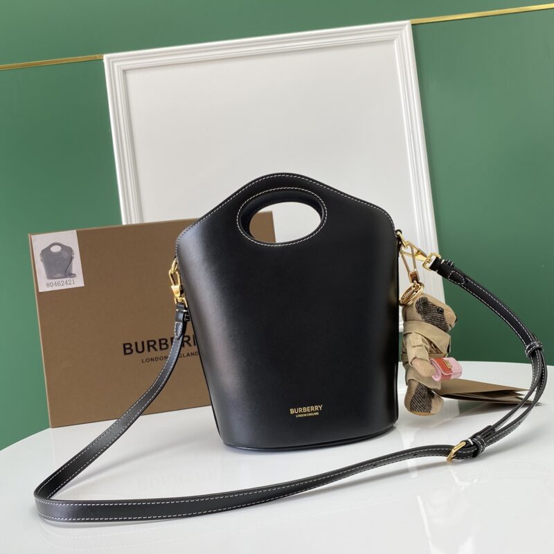 Burberry巴宝莉鞣制缉明线皮革水桶包