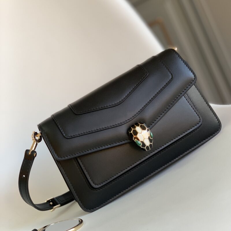 BVLGARI宝格丽意大利小牛皮小号手袋292103