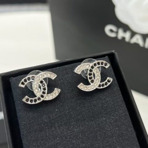 新款☑️CHANEL香奈儿双c黑白钻耳钉耳环