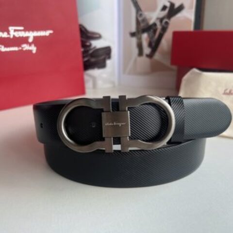 Ferragamo菲拉格慕    头层牛皮压纹图案Gancini金属扣男士3.5cm腰带