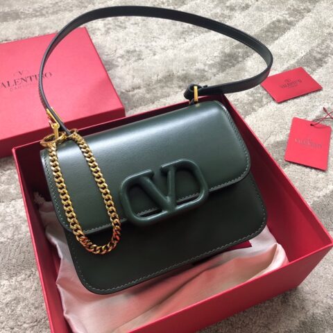 华伦天奴Valentino大V扣复古进口牛皮单肩包0074S