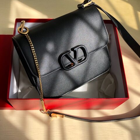 Valentino华伦天奴进口牛皮手掌纹大V扣复古单肩包0074L