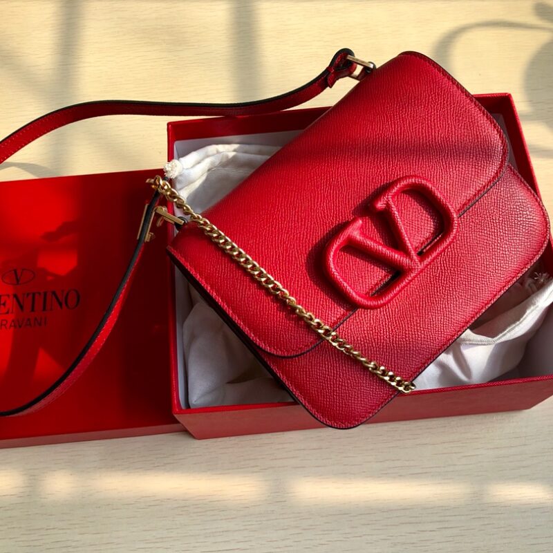 Valentino华伦天奴进口牛皮手掌纹大V扣复古单肩包0074S