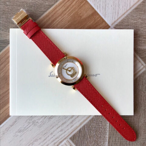 菲拉格慕FQ4石英女表