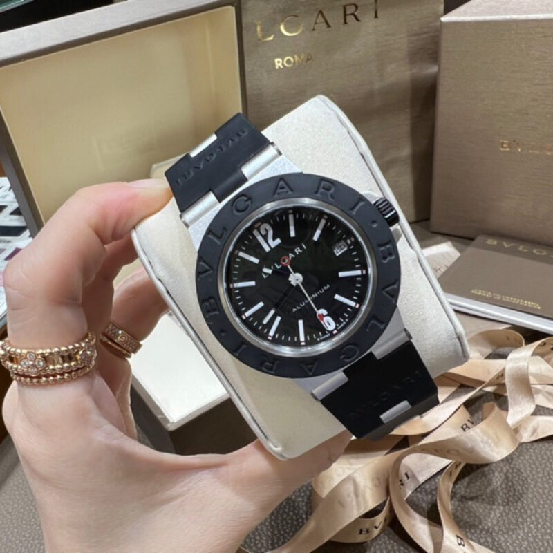 BVLGARI宝格丽推出的全新一代Aluminium腕表