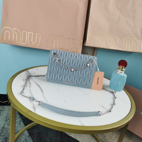 MIUMIU缪缪Matelasse皱褶纹图案顶级进口小羊皮手袋5BP065