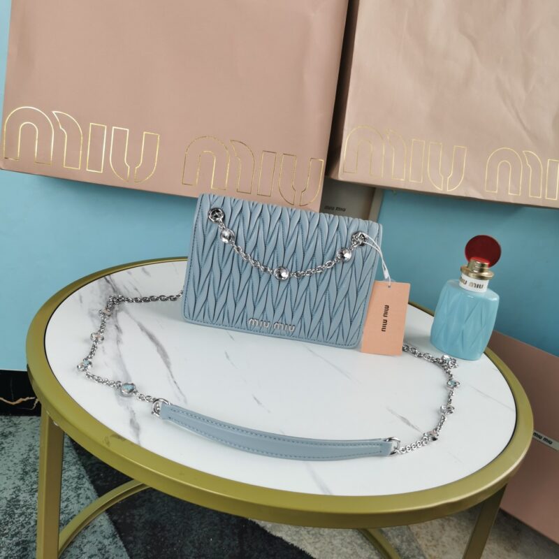 MIUMIU缪缪Matelasse皱褶纹图案顶级进口小羊皮手袋5BP065